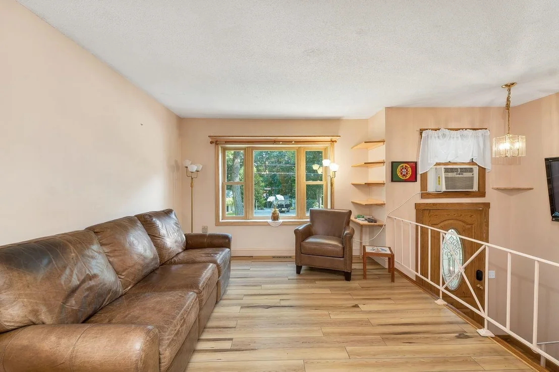 Photo of 33 Pine Notch