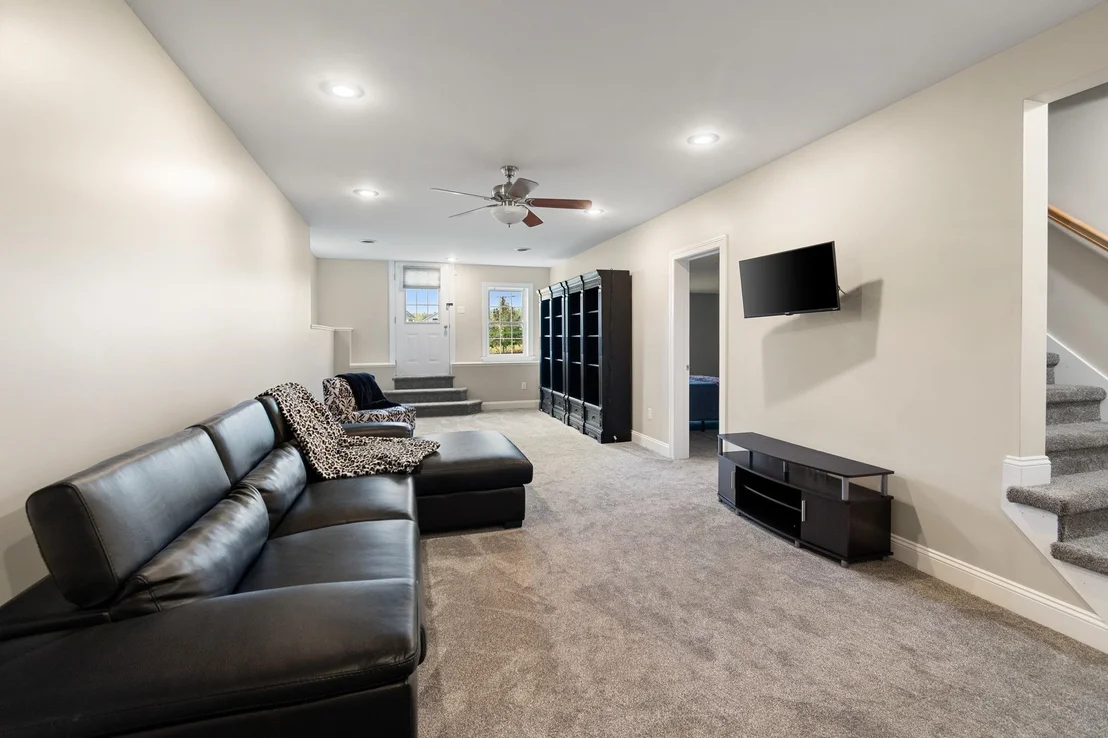 Photo of 8 Meadow View