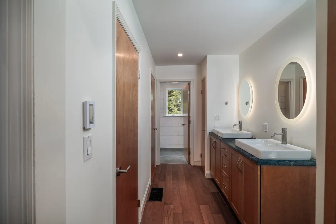Photo of 4210 Harbor