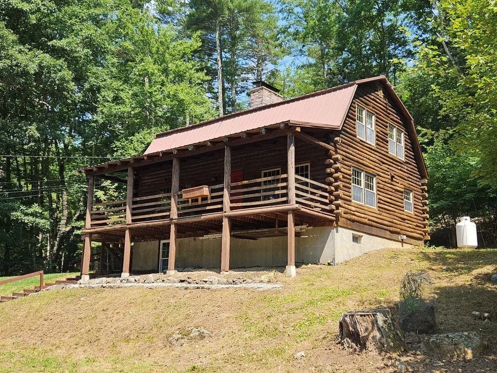 Photo of 423 Old Walpole