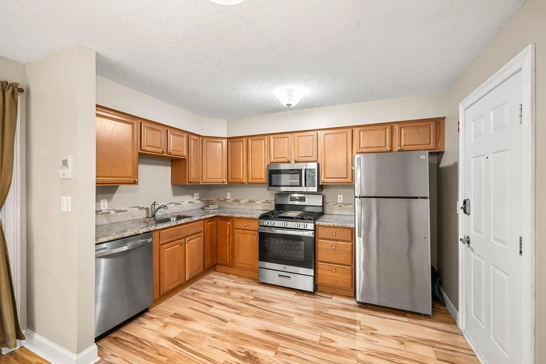 Photo of Unit J7 at 50 Brookside