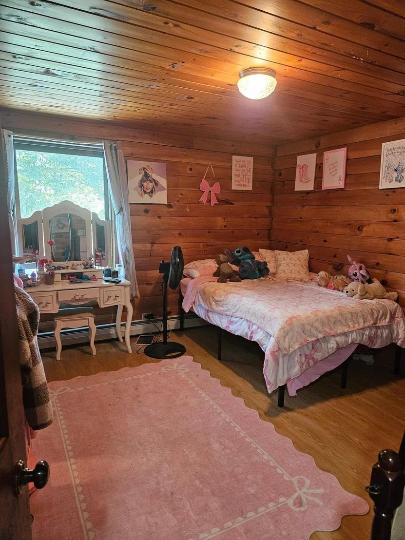 Photo of 731 Howard Hill