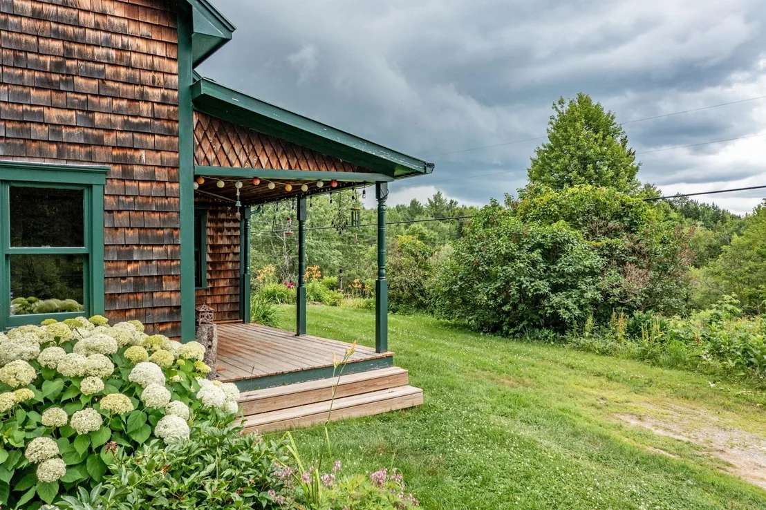 Photo of 1076 Brown Hill