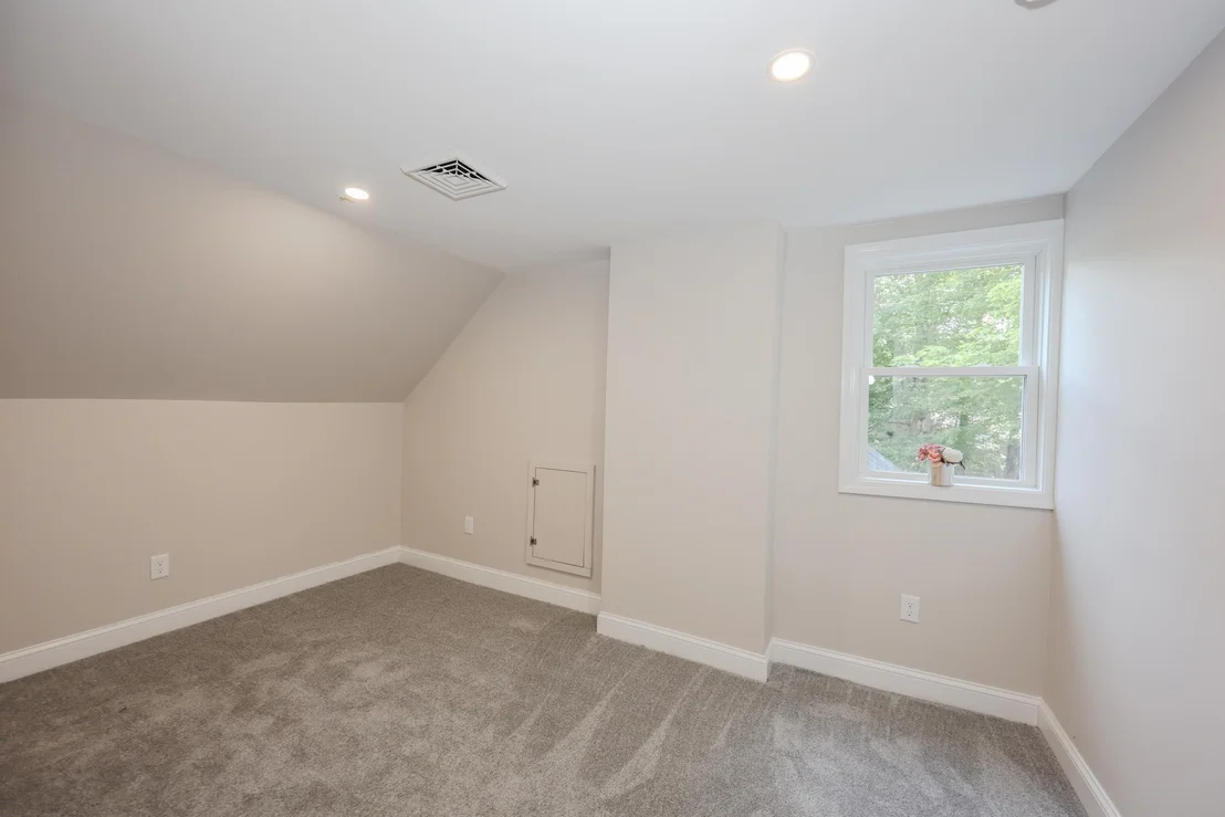 Photo of 32 Raymond