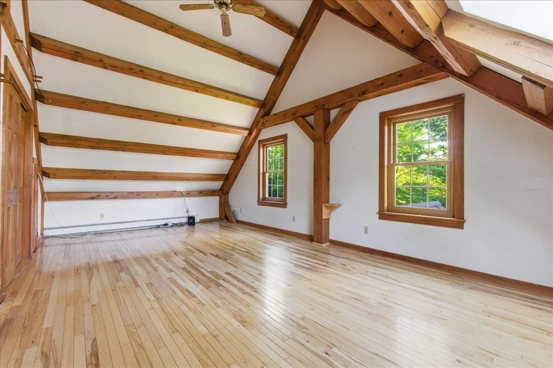 Photo of 1378 Hallstrom