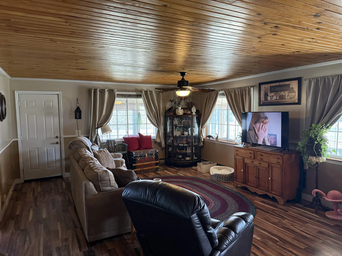 Photo of 34 Tilley