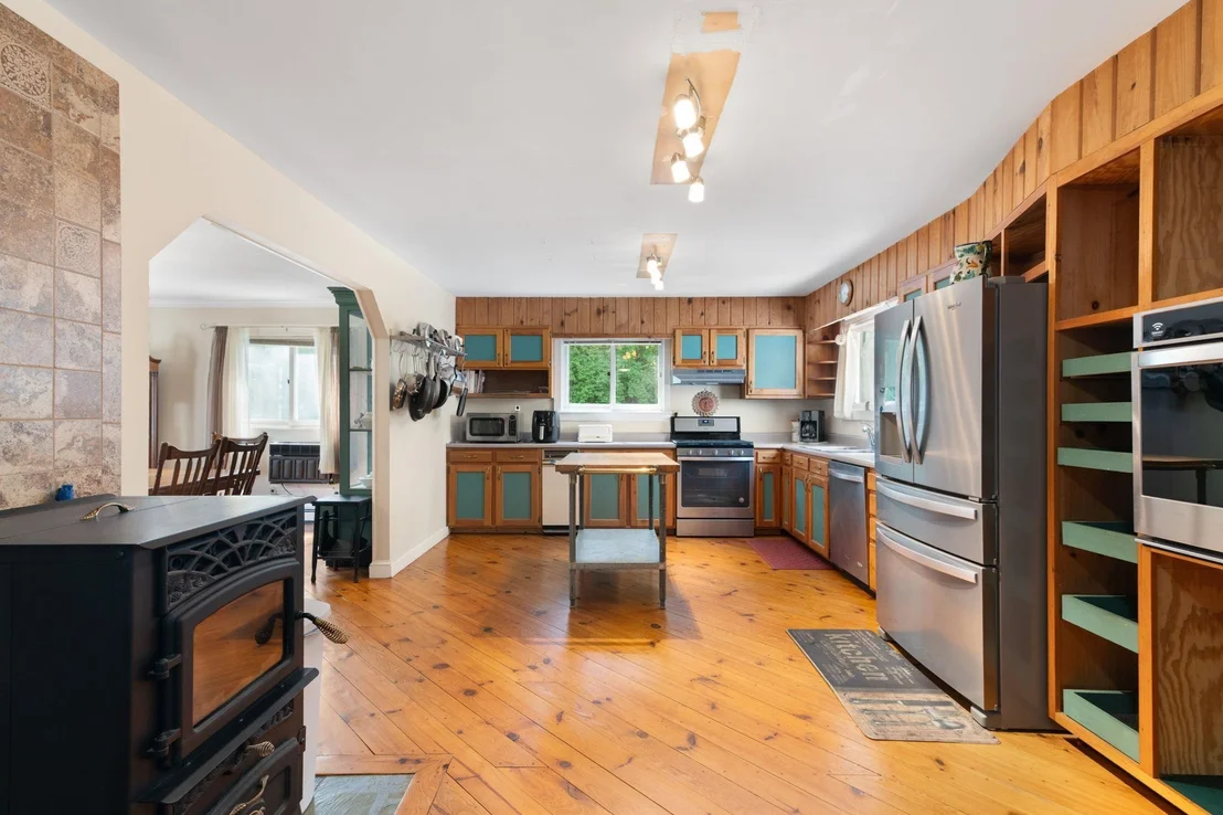 Photo of 3333 West River