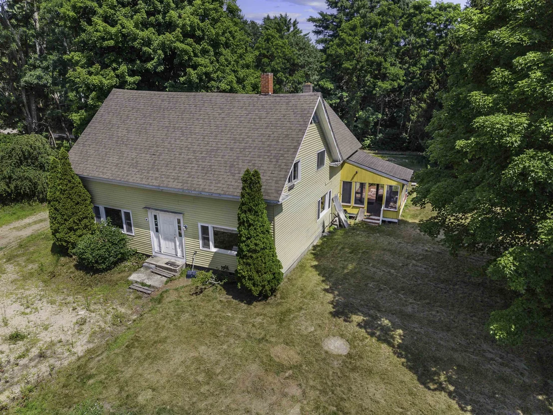 Photo of 385 Burnham Intervale