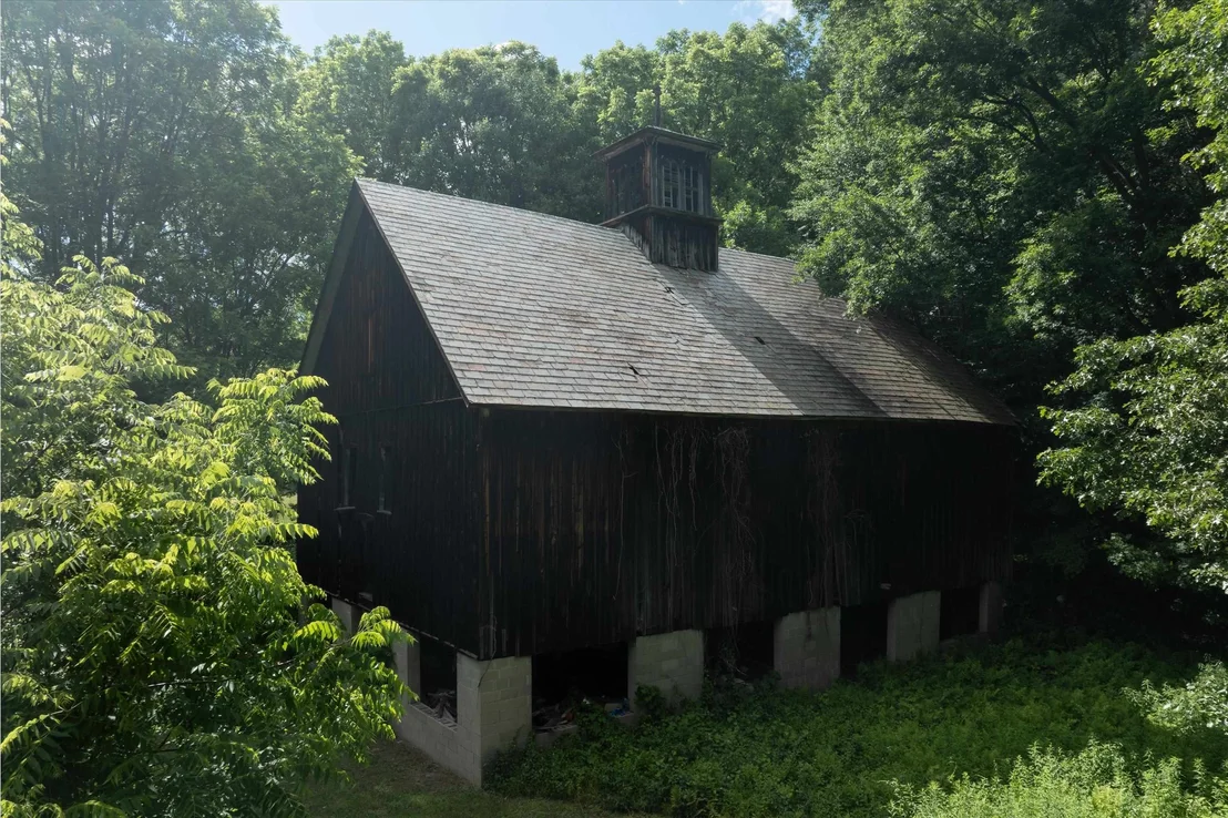 Photo of 225 River Road South