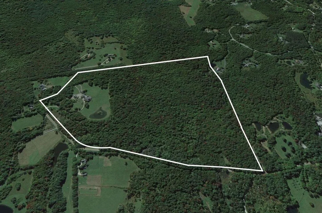Photo of 2575 Weeks Hill