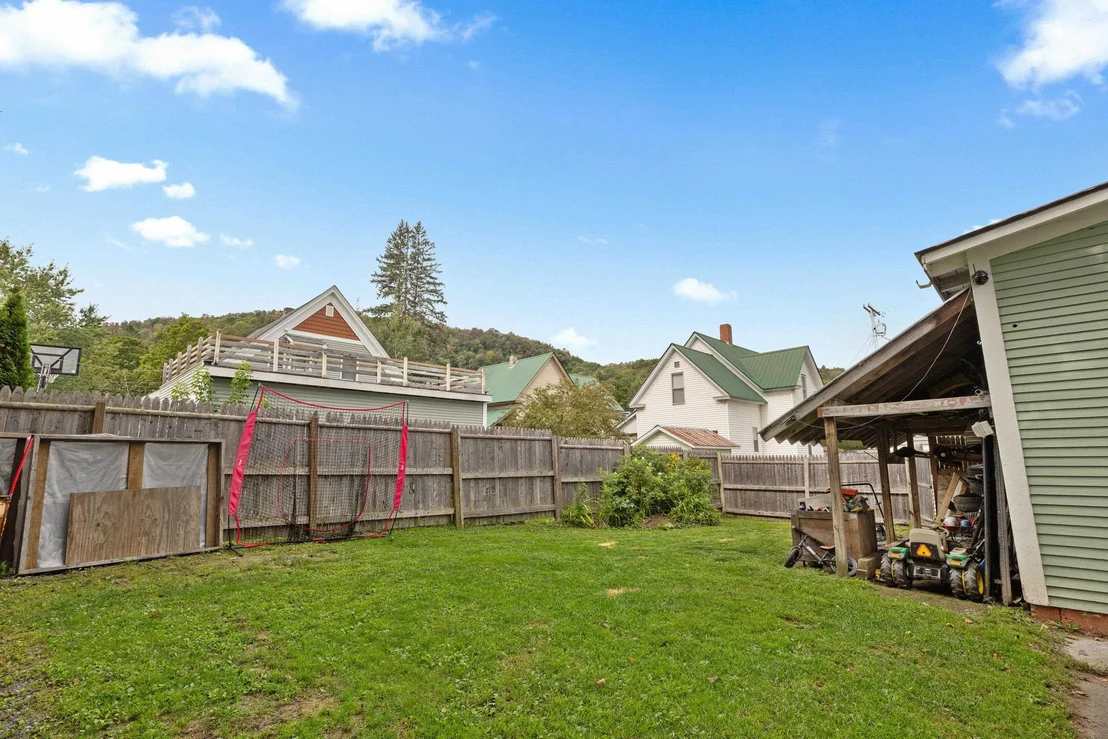 Photo of 83 Spring