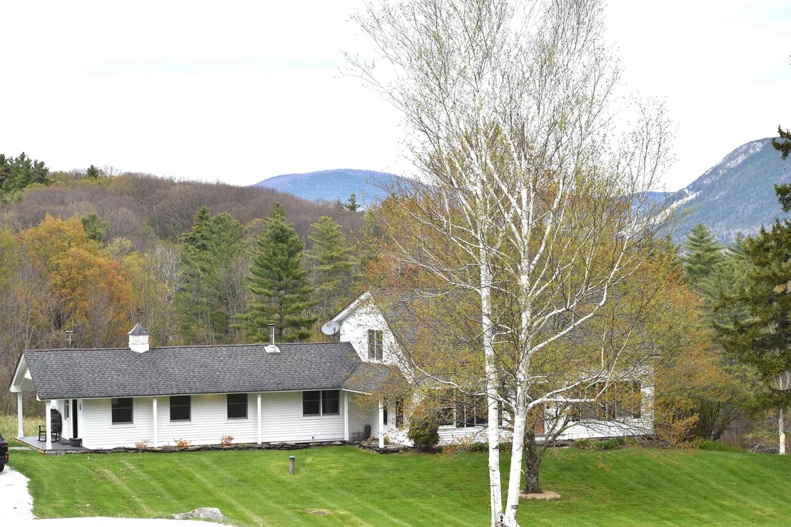 Photo of 3259 West Hill