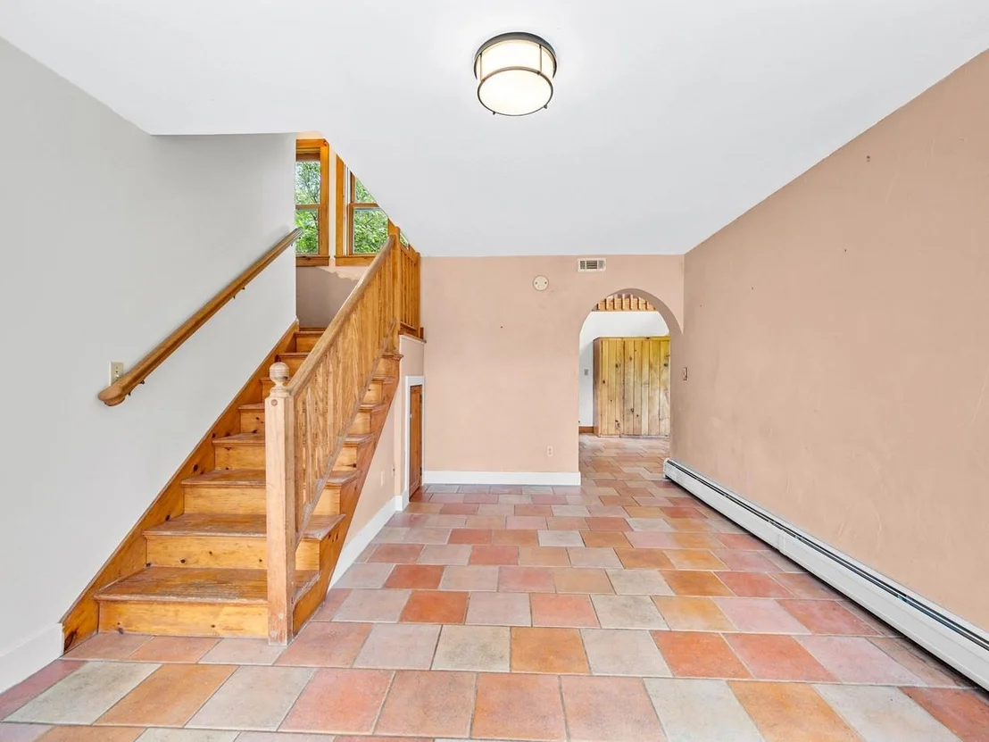 Photo of 663 Guyette