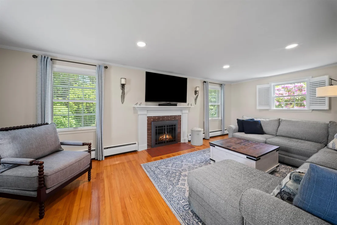 Photo of 232 Dover Point
