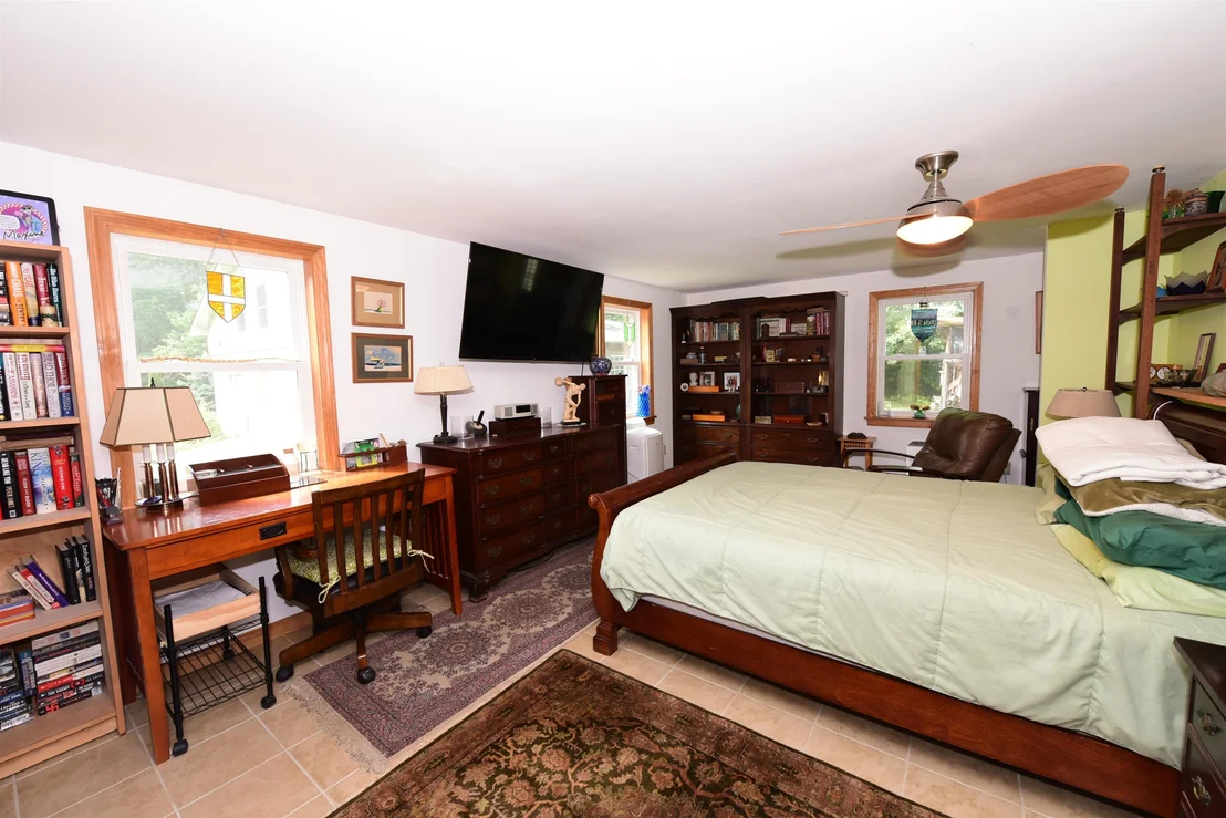 Photo of 23 Acorn