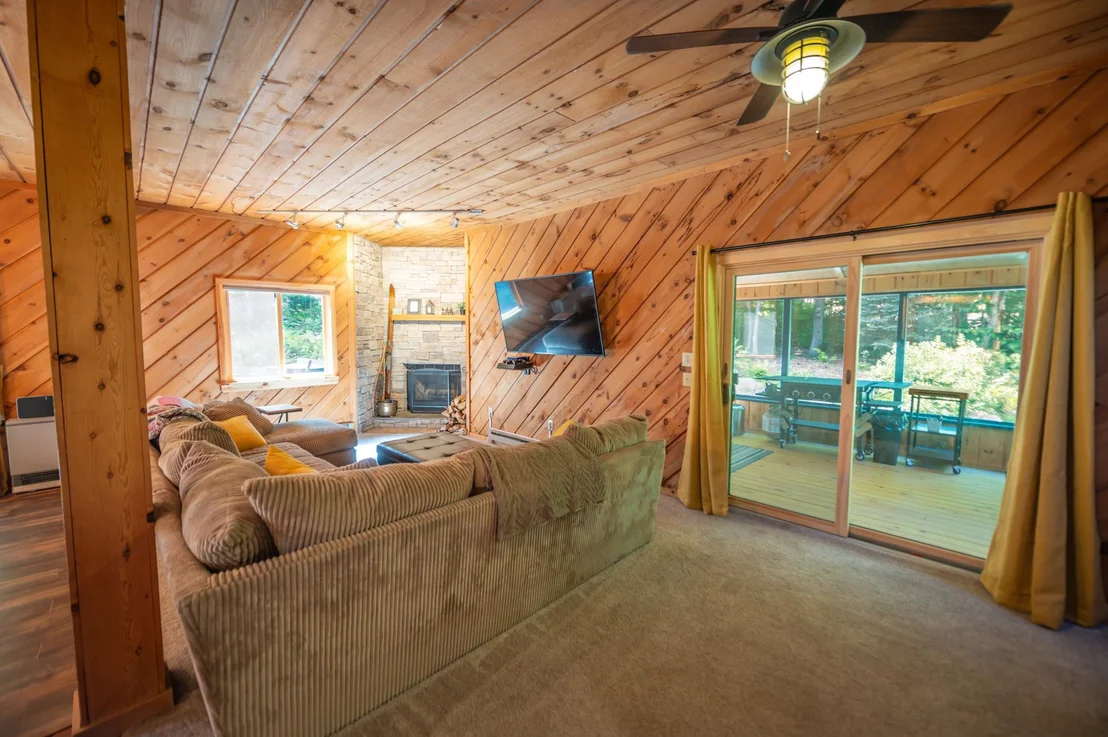 Photo of 15 Bears Den