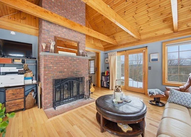 Photo of 692 Old Walpole