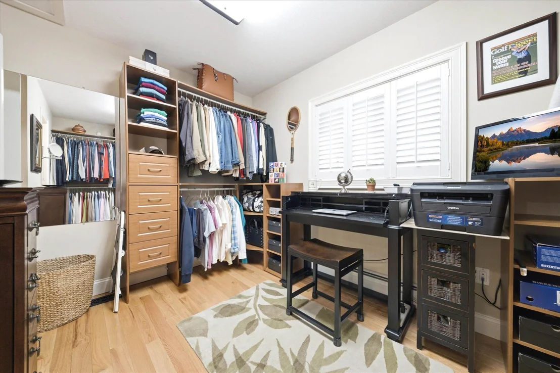 Photo of 9 Danforth