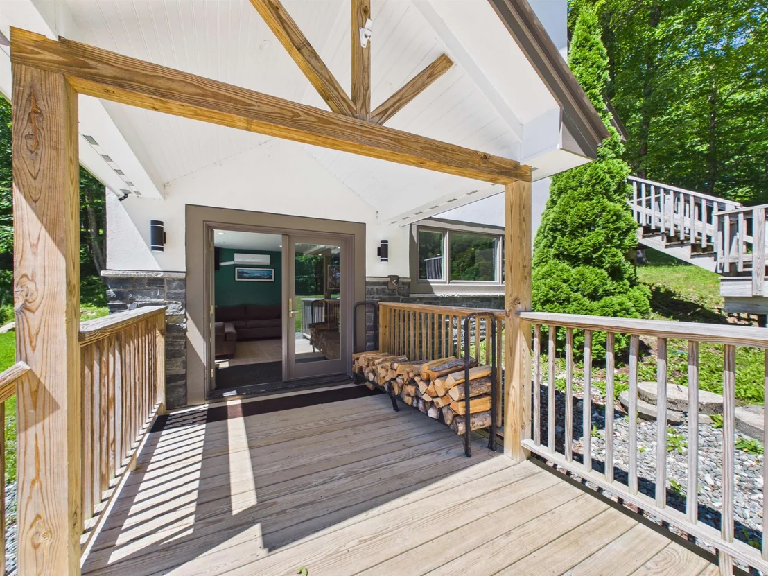 Photo of Unit UNITD at 300 Trailside