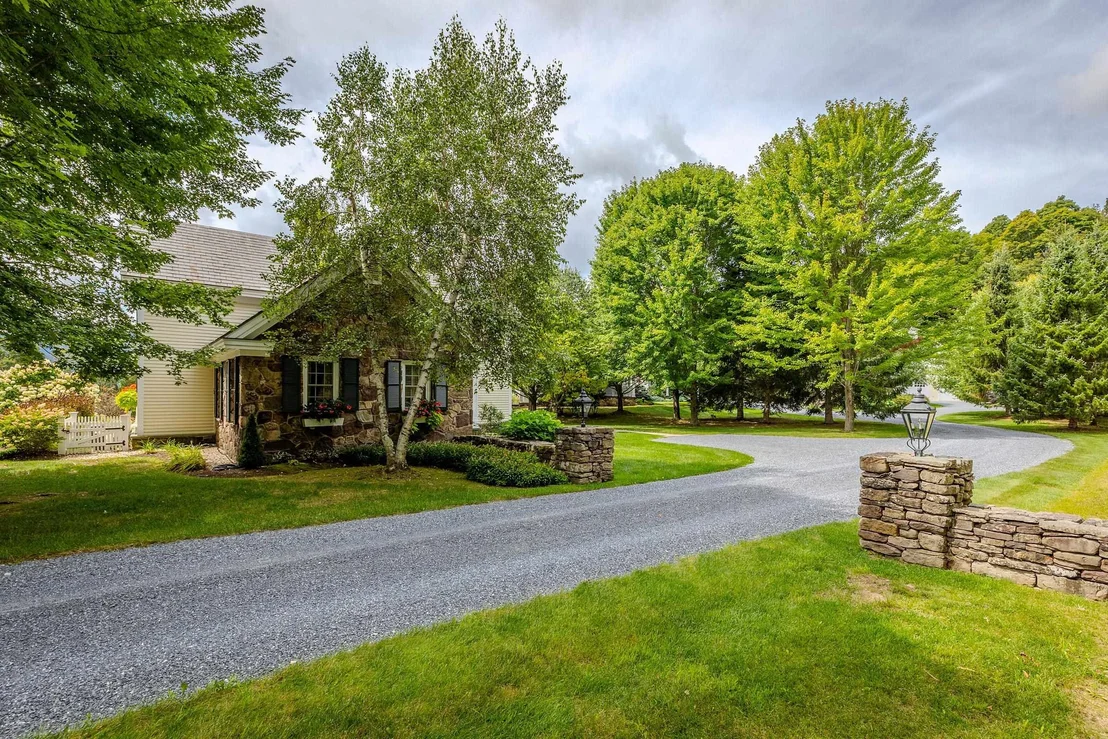 Photo of 325 Twin Willows