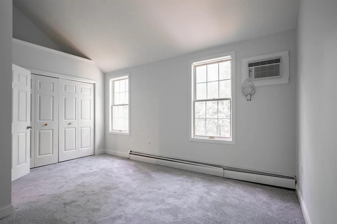 Photo of Unit 52 at 1465 Hooksett