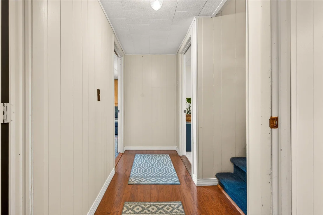 Photo of 681 Colonial