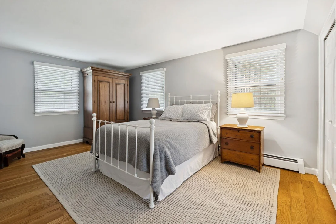 Photo of 12 Hemlock