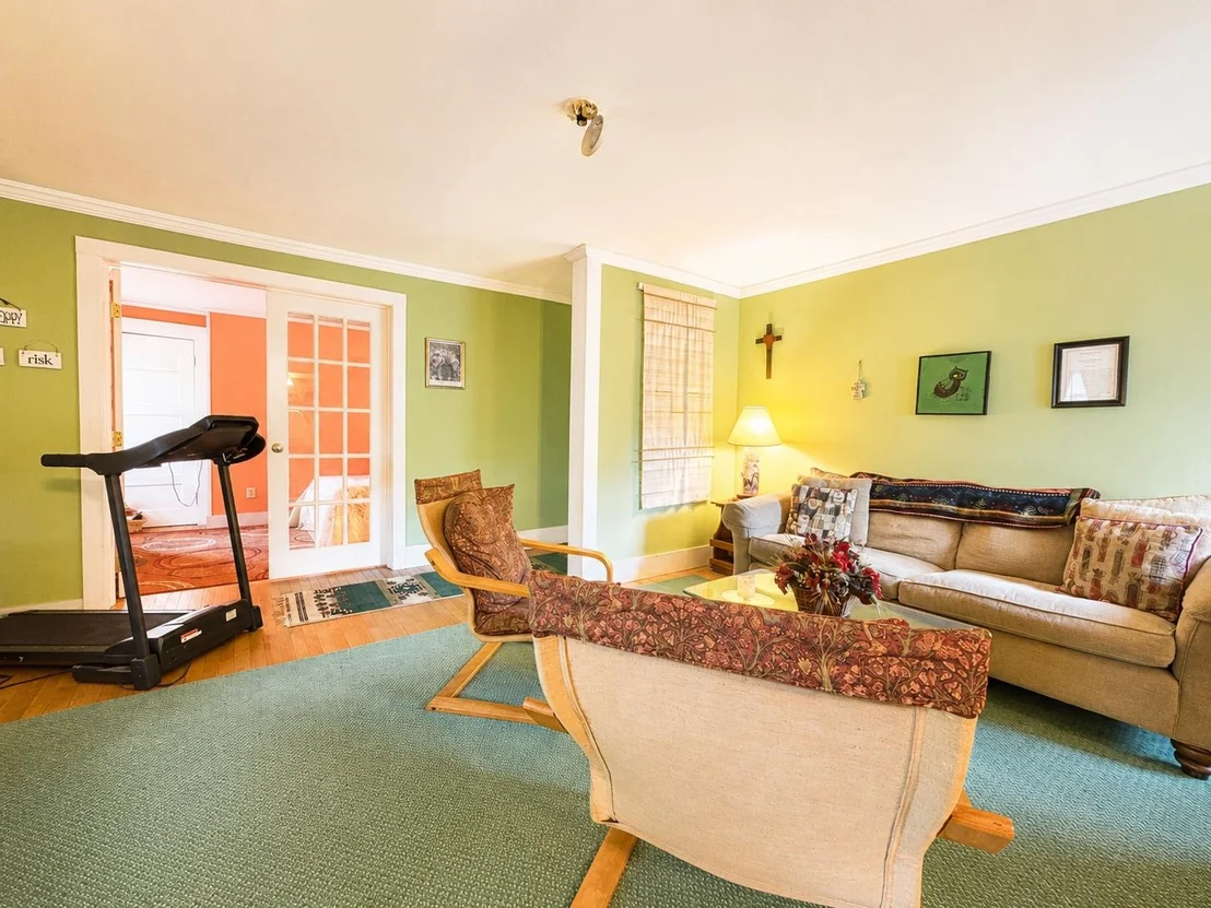Photo of 212 Thrall