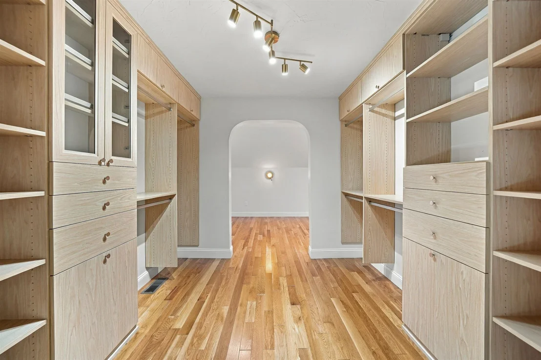 Photo of 13 Longview