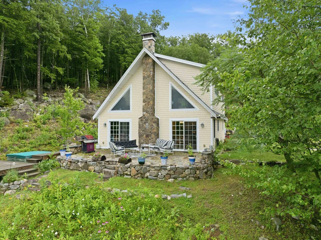 Photo of 125 Cunningham Pond