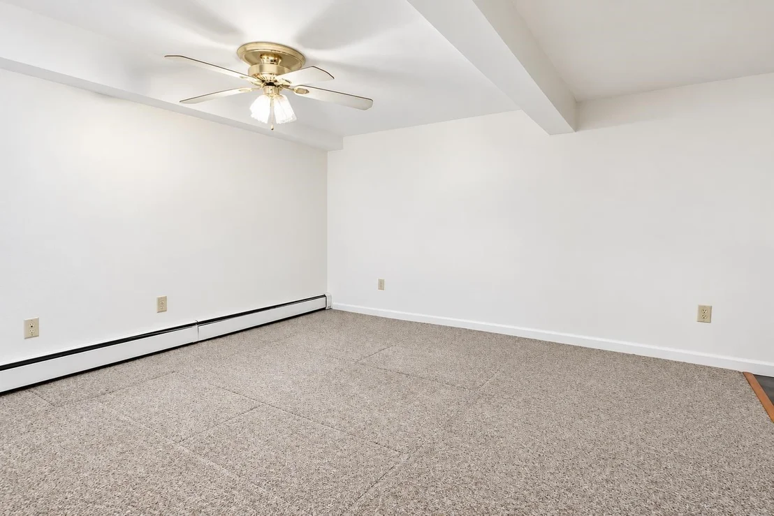 Photo of 12 Roundtree