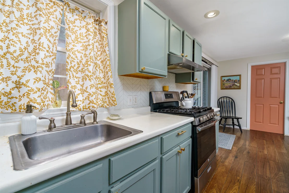 Photo of 37 Tamarack