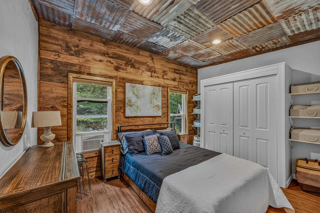 Photo of 180 Mill Brook