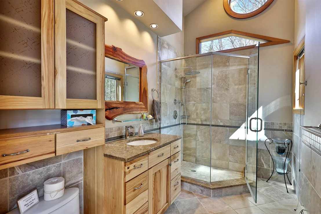 Photo of 426 Roaring Brook