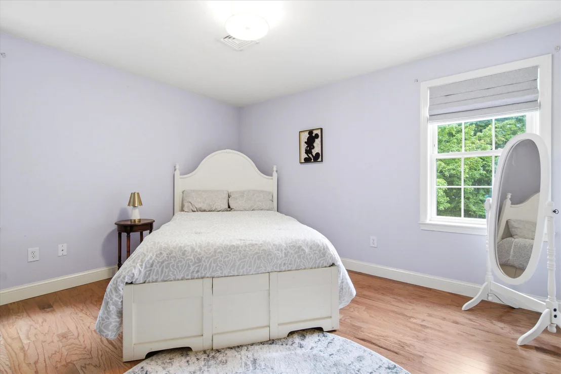 Photo of 3 Taconic
