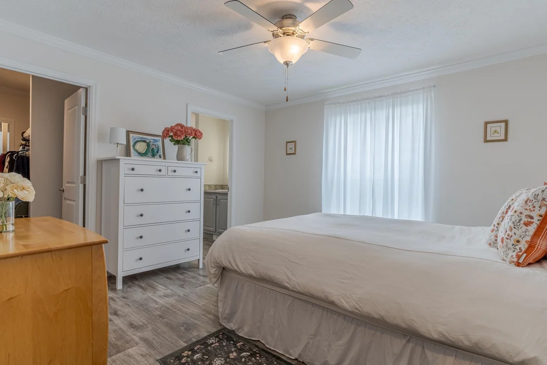 Photo of 104 Robin Hood