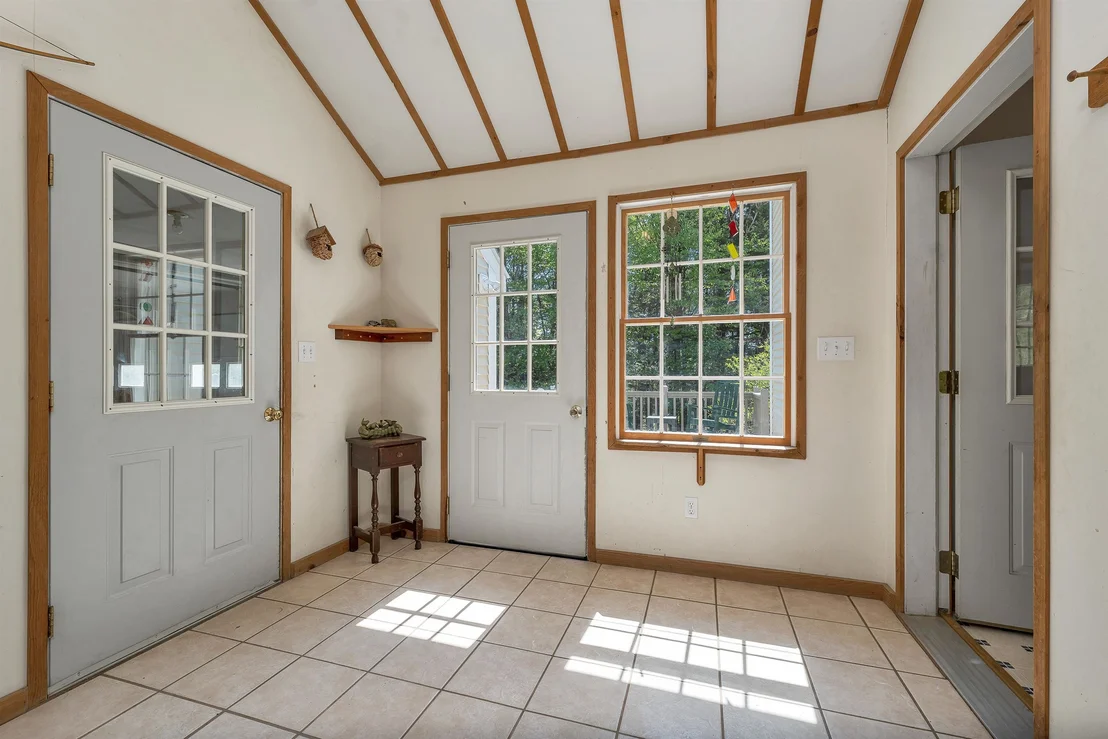 Photo of 1350 Barker