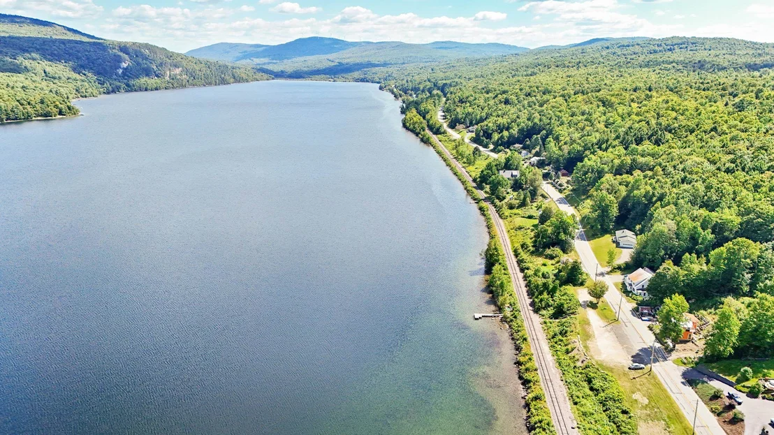 Photo of 370 Lake