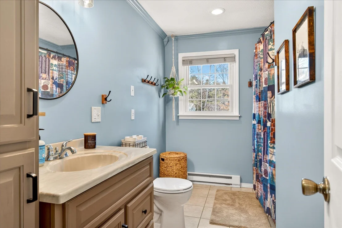 Photo of 681 Colonial