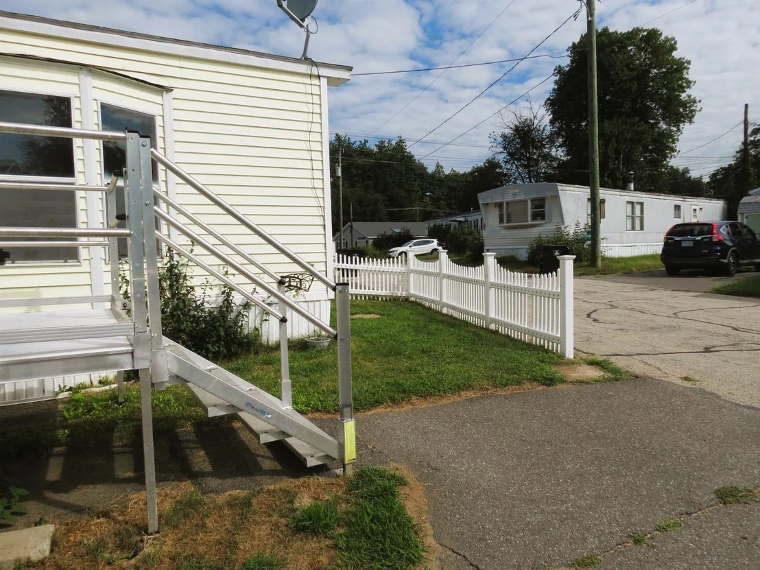 Photo of 29 Derlon