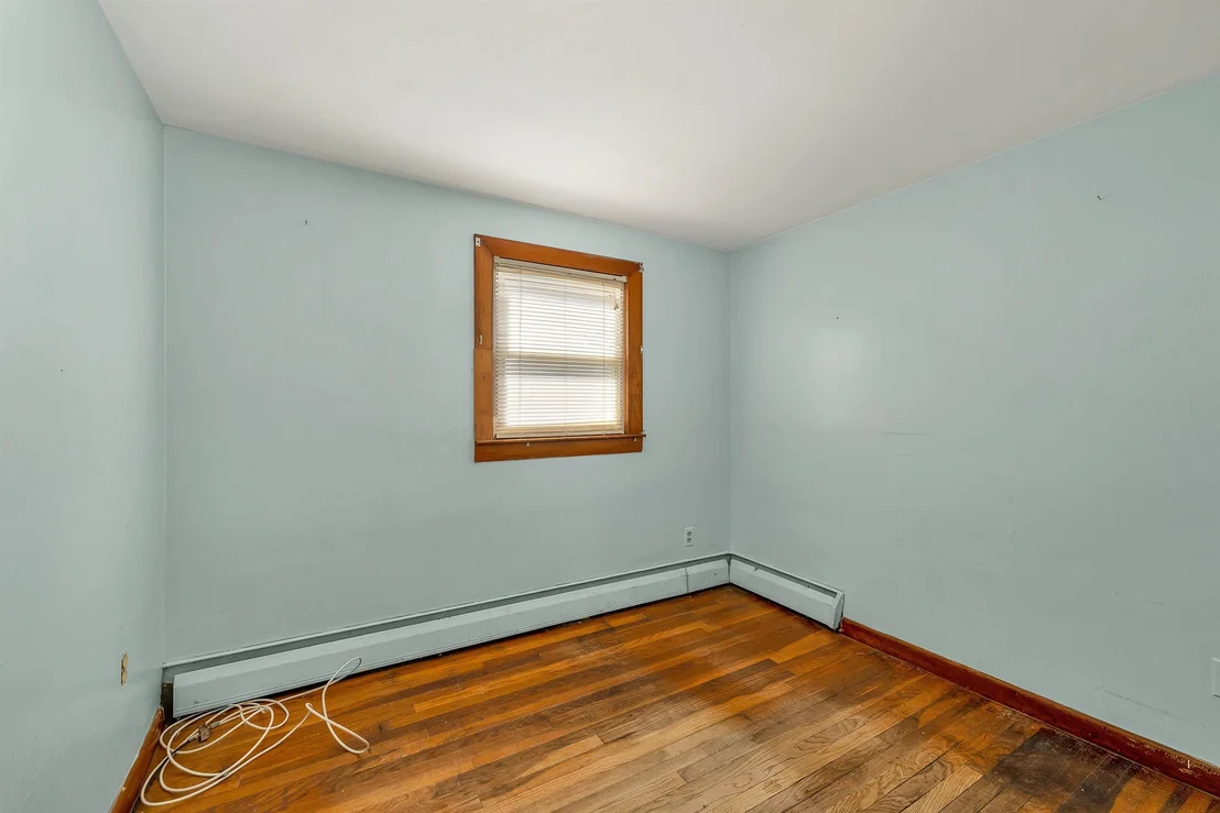 Photo of 9 Bond