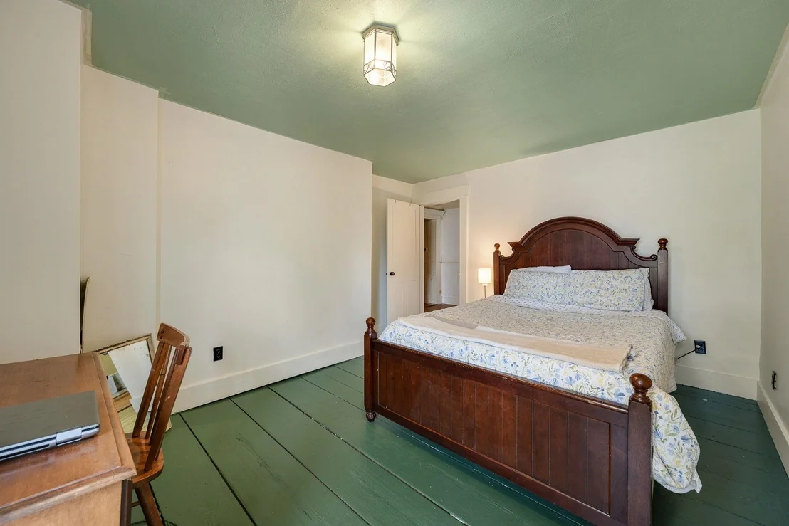 Photo of 546 Anderson