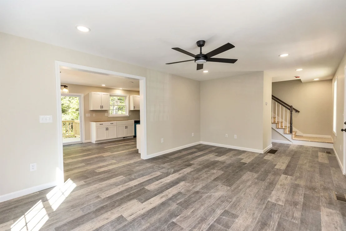 Photo of 32 Deerpoint