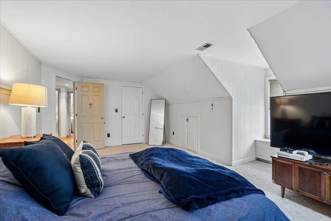 Photo of 50 Hearthside