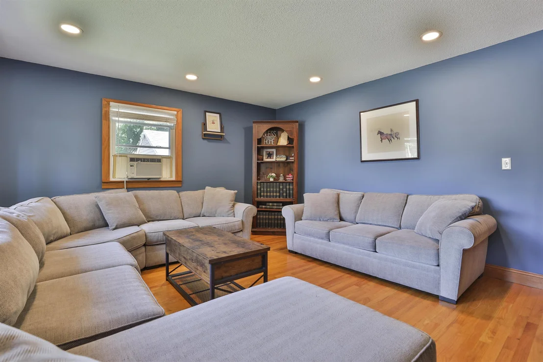Photo of 61 Knollcrest