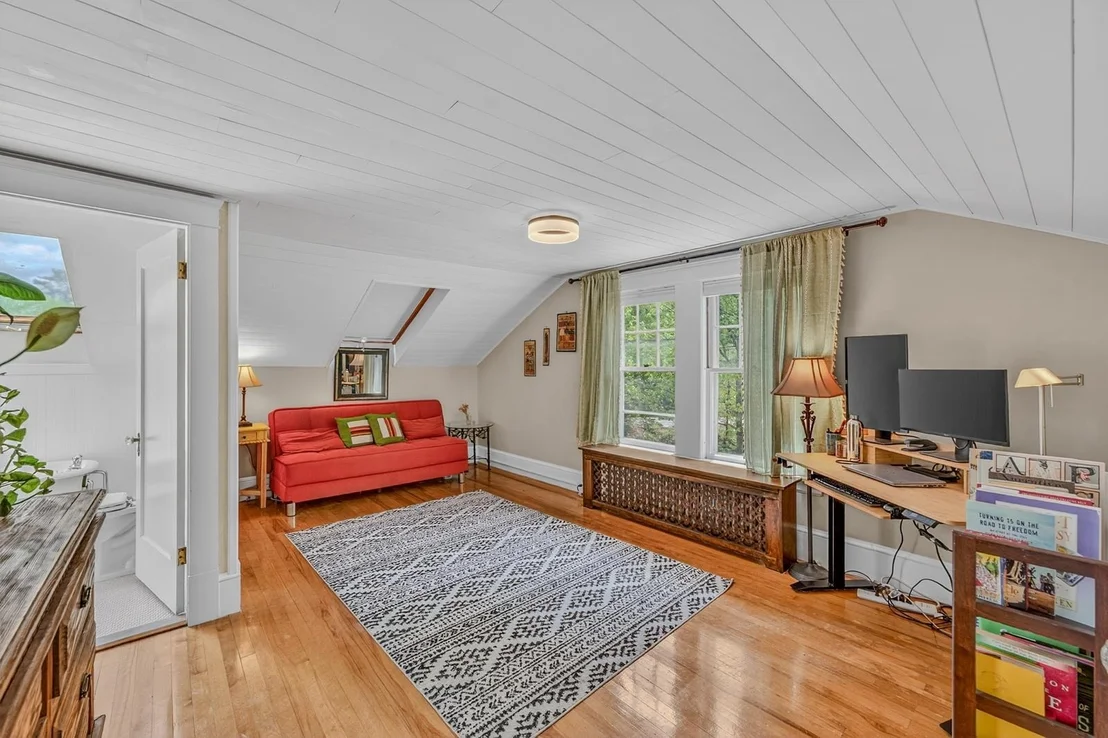 Photo of 905 Main
