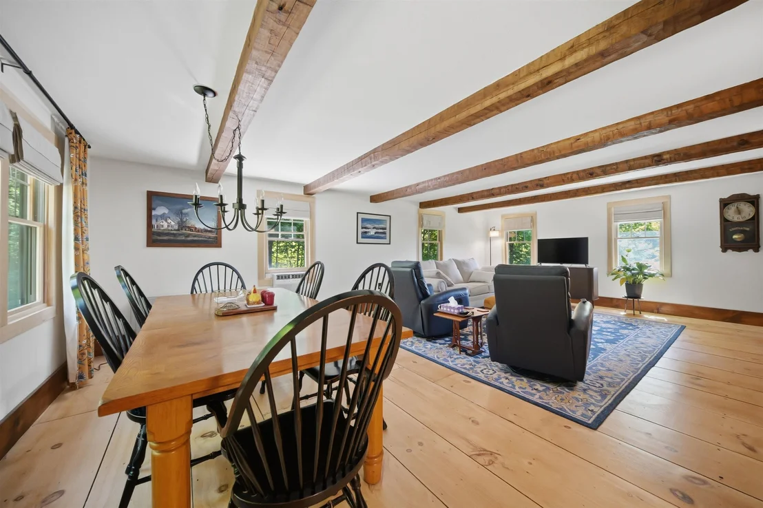 Photo of 291 Halfmoon Pond