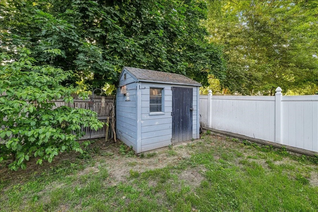 Photo of 838 Maple
