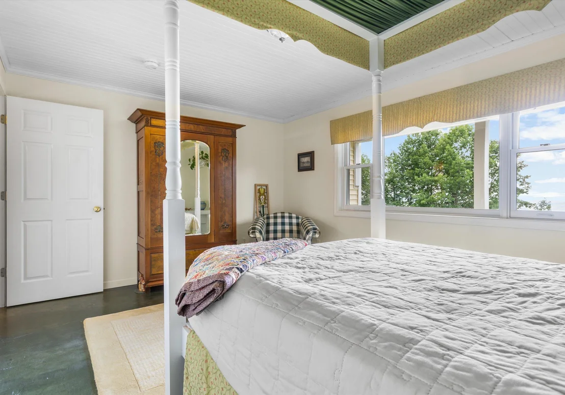 Photo of 408 Dubray