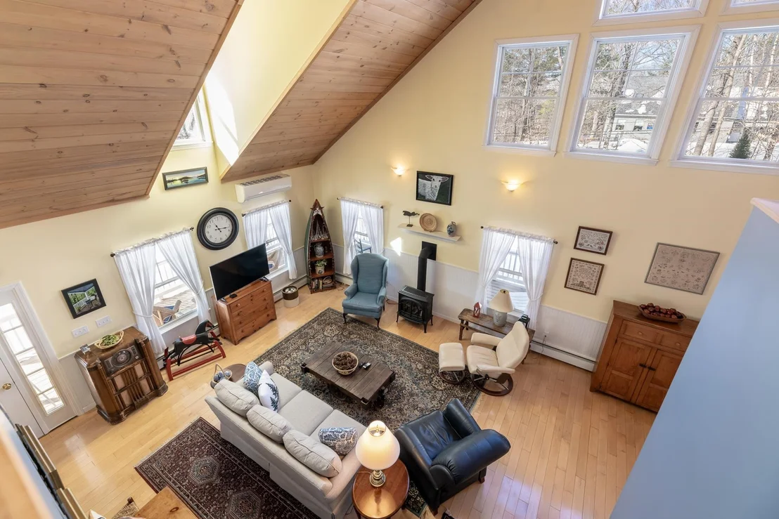 Photo of 8 Oak Knoll